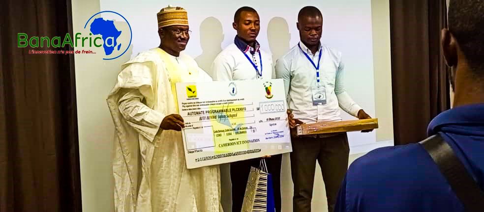 Presentation du prix reçu par BanaAfrica